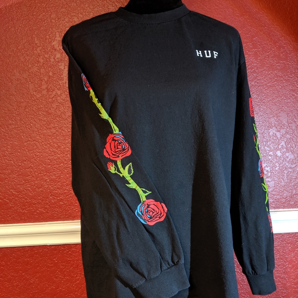 HUF long sleeve T-shirt w/ rose sleeves. Lrg